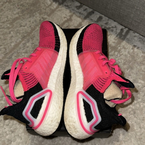 Excellent Condition Adidas UltraBoost 19W women’s tennis shoes. - Picture 5 of 7
